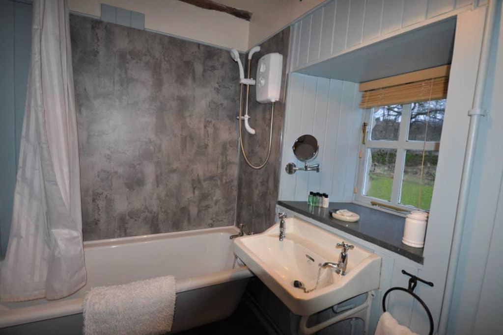 Blairgowrie and Rattray Blairbeg Cottage מראה חיצוני תמונה